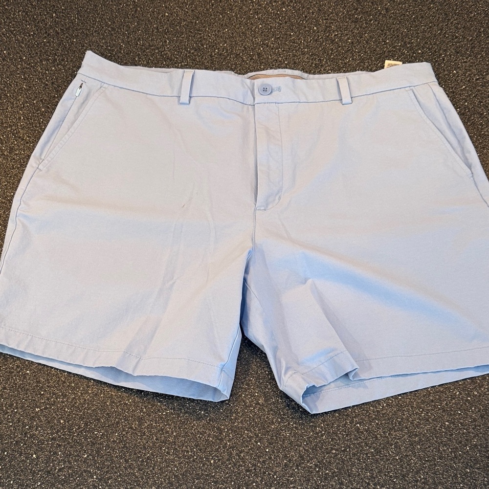 Vineyard Vines On The Go Performance Men's Sky Blue Flat Front Shorts - size 40